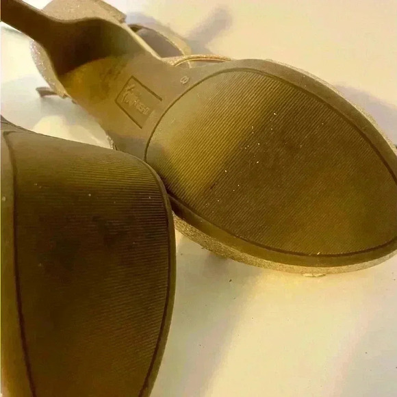 Fioni Night Gold Pumps Glam Festive Formal - Picture 5 of 9